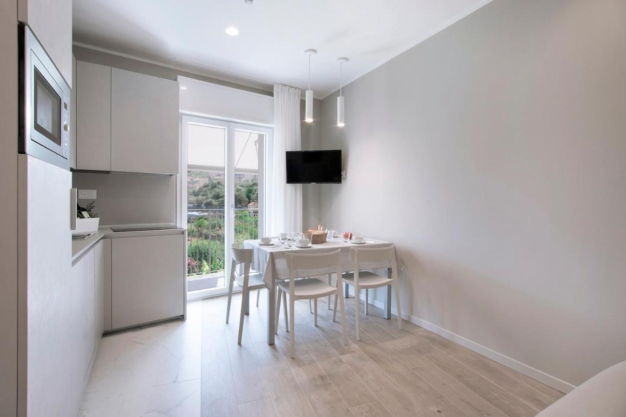 Residence Dolcemare Laigueglia Bagian luar foto